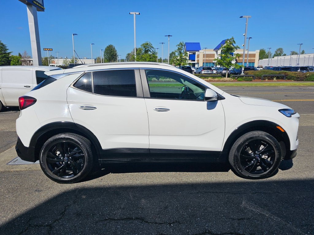 Used 2024 Buick Encore GX Sport Touring AWD/4WD image 4
