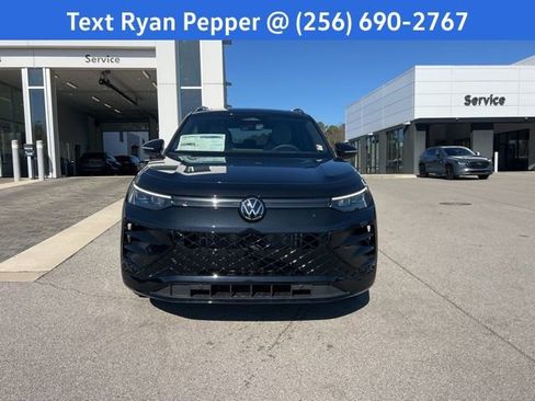 New 2026 Volkswagen Tiguan SE R-Line image 2