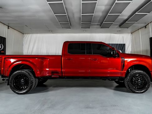 Used 2025 Ford F350 Platinum w/ FX4 Off-Road Package AWD/4WD image 5