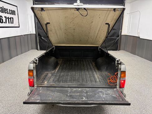 Used 2000 Toyota Tacoma 2WD Xtracab image 16