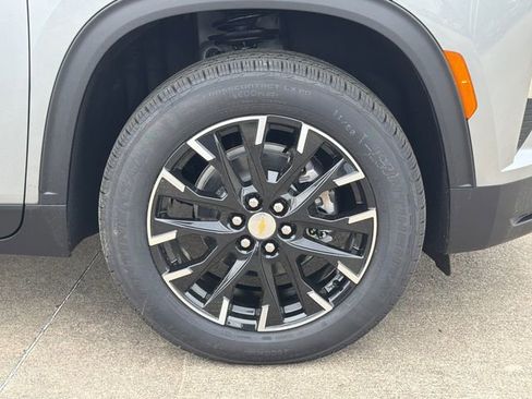 New 2026 Chevrolet Traverse LT image 12