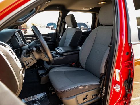 Used 2024 RAM 2500 Big Horn w/ Bed Utility Group image 31