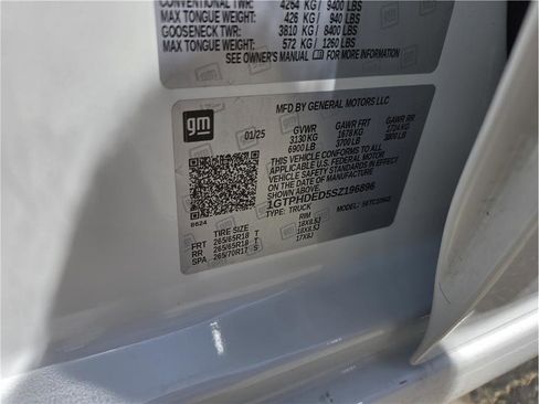 Used 2025 GMC Sierra 1500 SLT RWD image 19