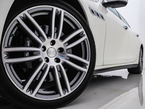 Used 2018 Maserati Quattroporte S Q4 AWD/4WD image 5