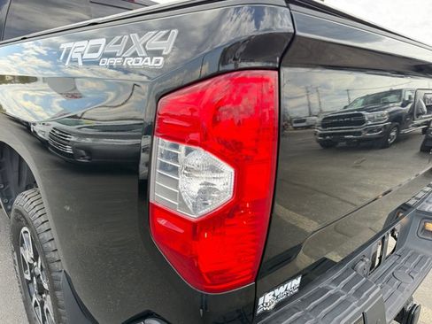 Used 2018 Toyota Tundra Limited w/ Limited Premium Package AWD/4WD image 17