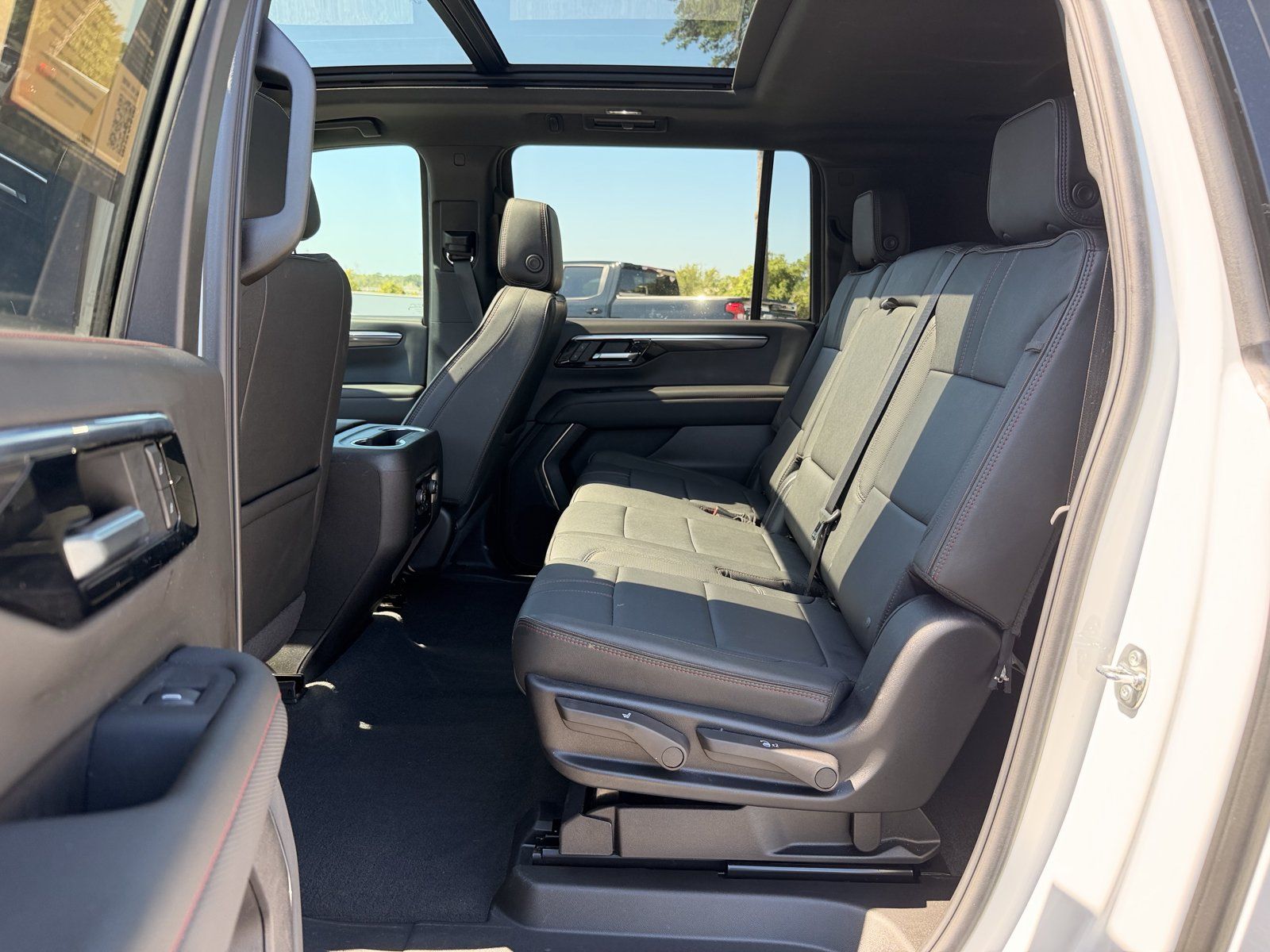 Used 2026 Chevrolet Suburban RST w/ Sun And Tow Package AWD/4WD image 29