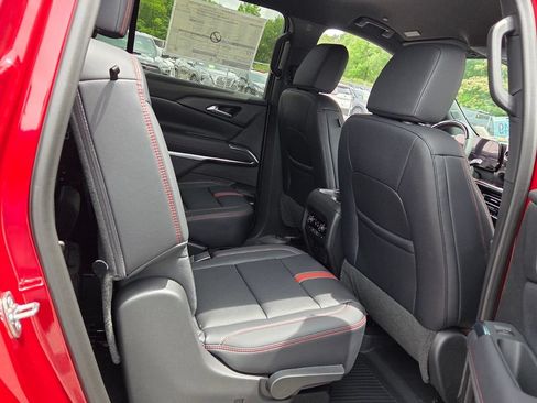 New 2026 Chevrolet Traverse RS w/ LPO, Floor Liner Package FWD image 12