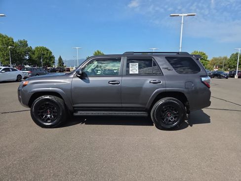 Used 2021 Toyota 4Runner TRD Off-Road AWD/4WD image 11