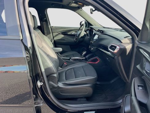 Used 2023 Chevrolet TrailBlazer RS w/ Sun and Liftgate Package AWD/4WD image 28