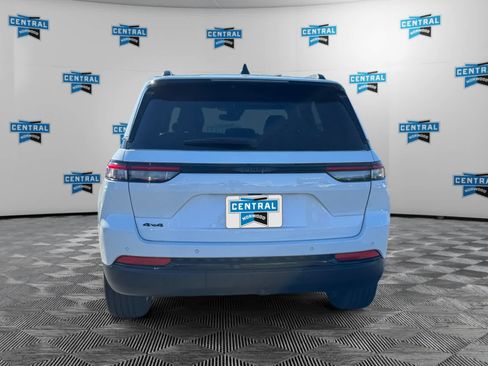 Certified 2023 Jeep Grand Cherokee Altitude image 7