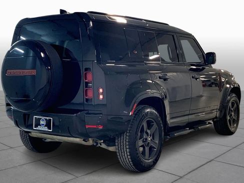 Used 2021 Land Rover Defender 110 image 12