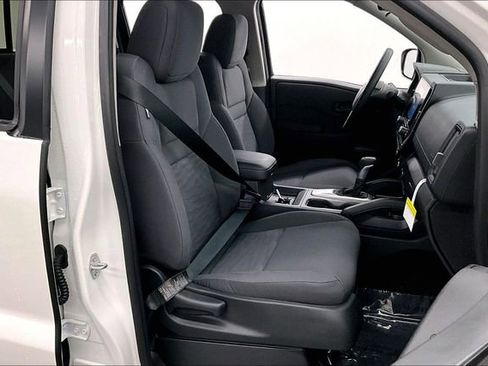 New 2026 Nissan Frontier S w/ Tow Package AWD/4WD image 33