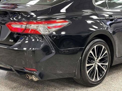 Certified 2019 Toyota Camry SE image 10