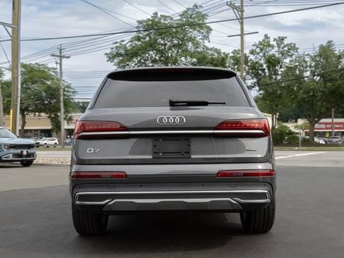 Used 2023 Audi Q7 2.0T Premium w/ Convenience Package AWD/4WD image 5