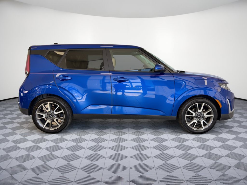 Used 2024 Kia Soul EX w/ Option Group 015 FWD image 8