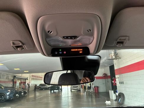 Used 2025 Buick Encore GX Preferred FWD image 14