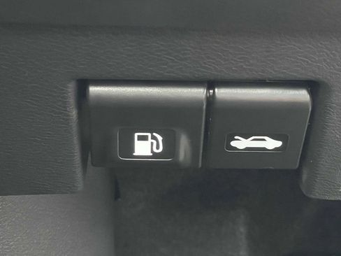 New 2025 Nissan Kicks Play S image 27