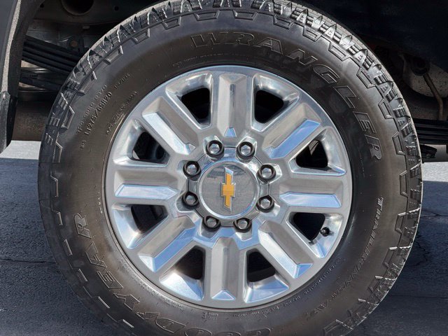 Used 2025 Chevrolet Silverado 2500 High Country w/ Technology Package AWD/4WD image 11