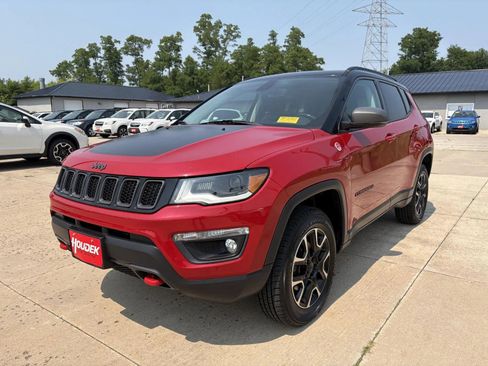 Used 2020 Jeep Compass Trailhawk w/ Cold Weather Group AWD/4WD image 3