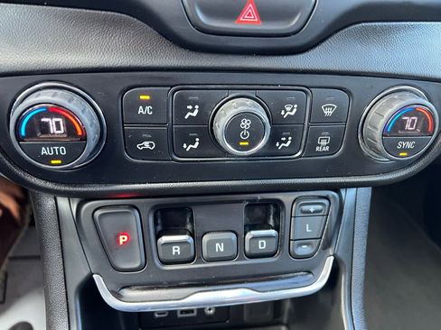 Used 2021 GMC Terrain SLT FWD image 37