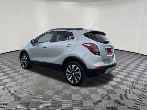 Used 2022 Buick Encore Preferred AWD/4WD image 3