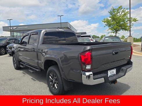 Used 2020 Toyota Tacoma SR5 RWD image 5