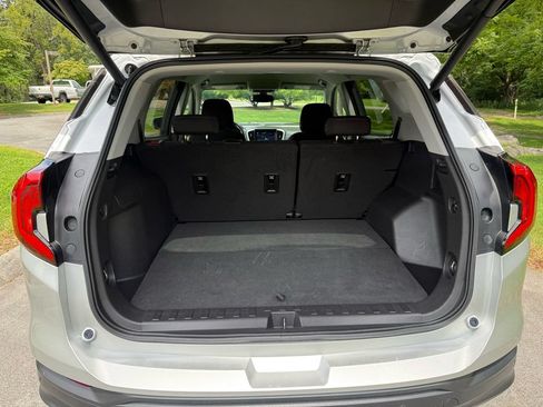 Used 2019 GMC Terrain SLE w/ Driver Convenience Package FWD image 30