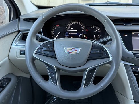 Used 2017 Cadillac XT5 Luxury w/ Driver Awareness Package image 36