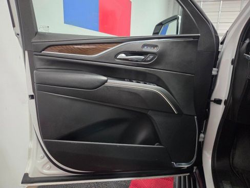 Used 2023 Cadillac Escalade ESV Sport Platinum w/ LPO, ONYX Package image 33