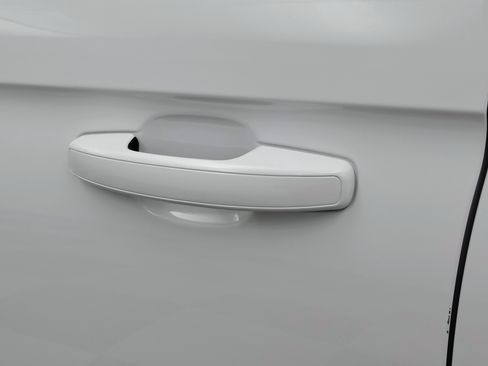 Used 2024 Ford Expedition Max XLT image 23