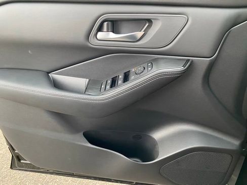 New 2026 Nissan Rogue SV image 12