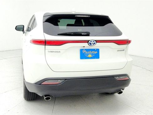 Used 2021 Toyota Venza LE image 5