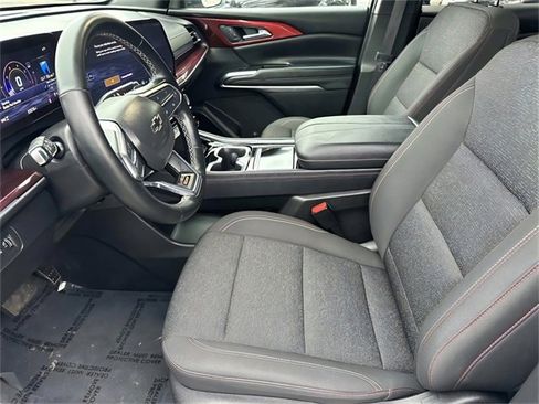 Used 2024 Chevrolet Traverse Z71 image 22