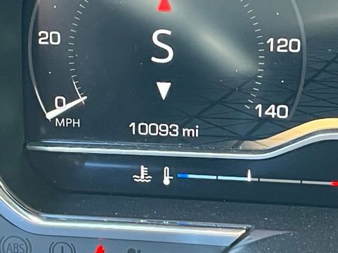 Used 2025 GMC Sierra 3500 AT4 w/ Technology Package image 20