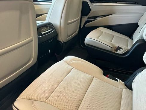 New 2026 Cadillac Escalade Sport w/ LPO, ONYX Package AWD/4WD image 27