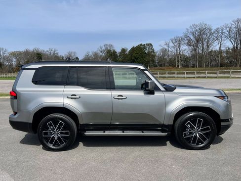 Used 2025 Lexus GX 550 Premium+ w/ Accessory Package (2T) image 8