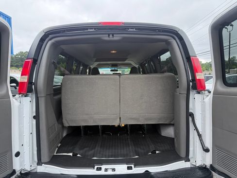 Used 2018 Chevrolet Express 2500 LS w/ Driver Convenience Package RWD image 15