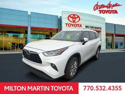 Used 2023 Toyota Highlander Limited