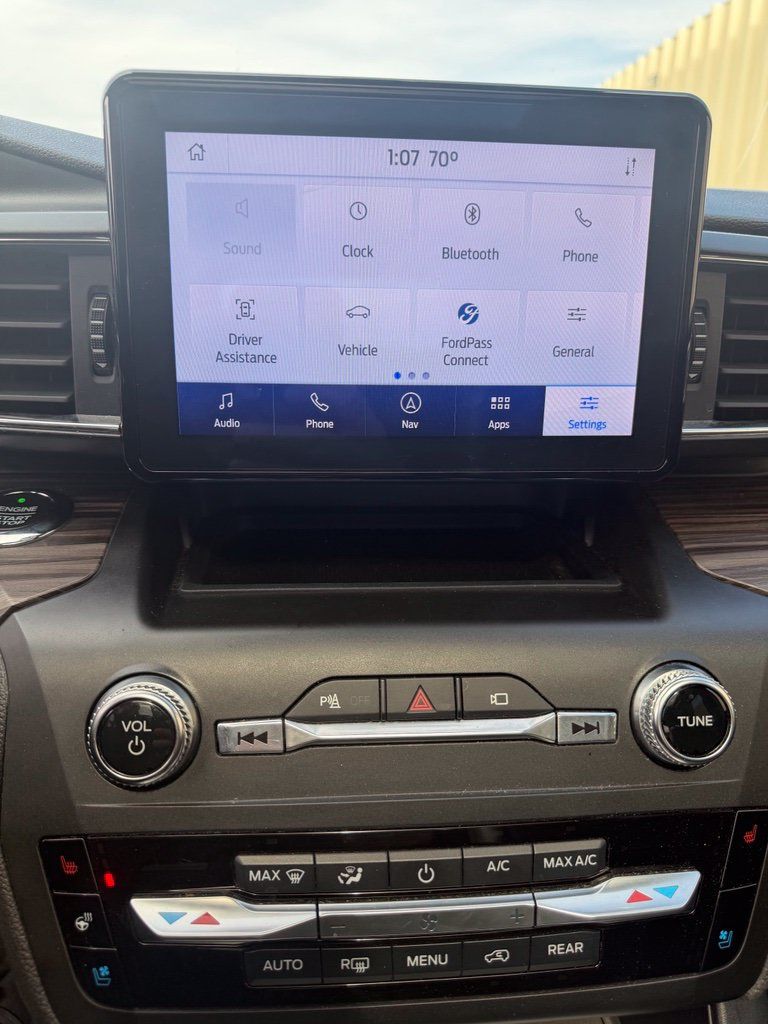 Used 2020 Ford Explorer Limited AWD/4WD image 24