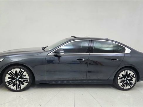 Used 2026 BMW 540i xDrive image 10