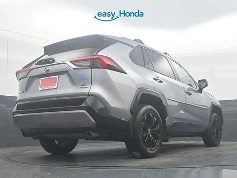 Used 2024 Toyota RAV4 SE image 33
