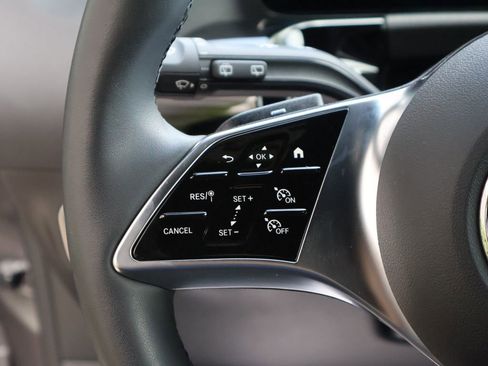 Certified 2025 Mercedes-Benz GLA 250 4MATIC image 32