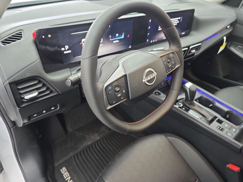 New 2026 Nissan Sentra SR w/ SR Premium Package FWD image 15