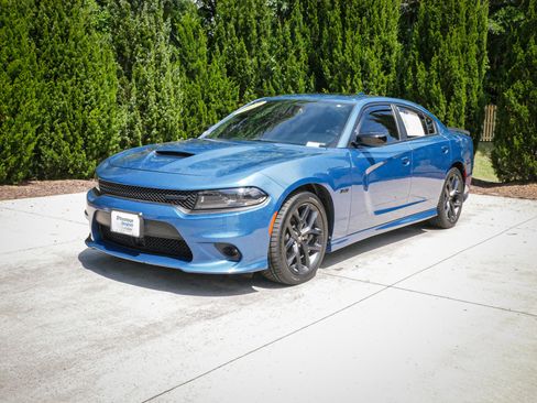 Used 2023 Dodge Charger R/T w/ Plus Group RWD image 5