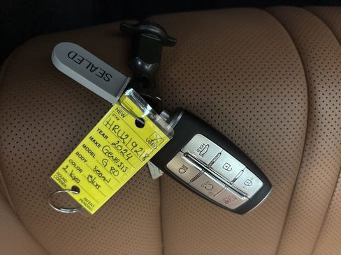Used 2024 Genesis G80 2.5T image 32