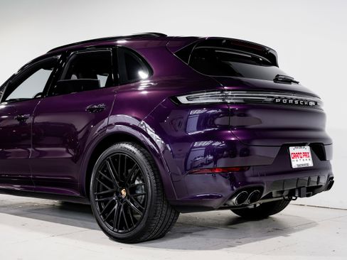 Used 2024 Porsche Cayenne S image 46