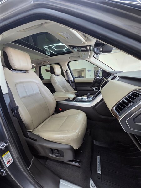 Used 2019 Land Rover Range Rover Sport HSE AWD/4WD image 16