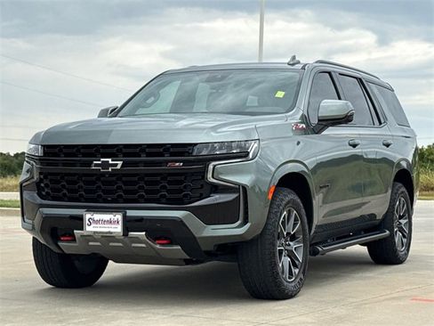 Used 2023 Chevrolet Tahoe Z71 w/ Luxury Package image 3