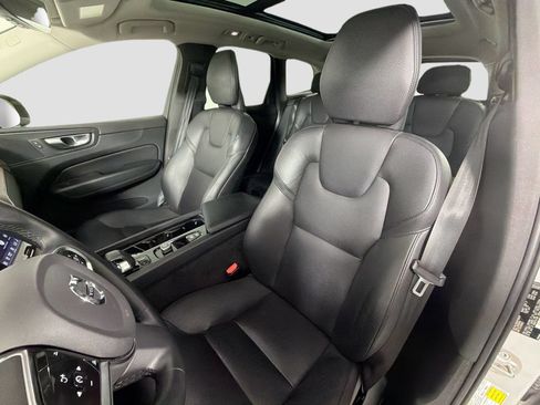 Certified 2023 Volvo XC60 B5 Plus w/ Protection Package Premier AWD/4WD image 20