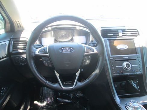 Used 2017 Ford Fusion Titanium FWD image 13